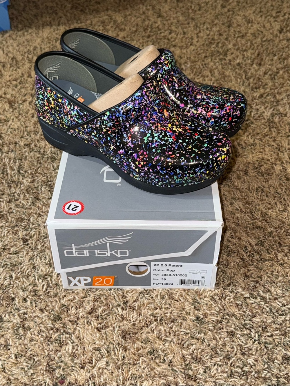 Dansko XP 2.0 Color Pop Patent Clogs Slip Resistant Comfort Shoes Women’s EU 39